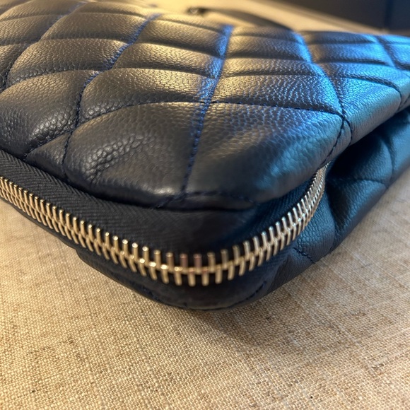 CHANEL Caviar Timeless Zip Around Tote Purse Bag W/Dust Cover, Box, Auth.Card - Picture 6 of 16